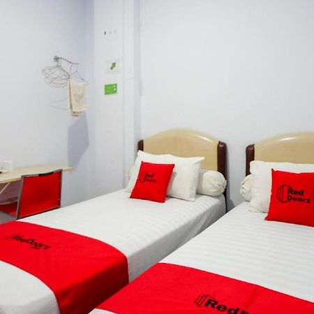Reddoorz @ Hotel Bravo Pantai Kamali Bau Bau Baubau Buitenkant foto