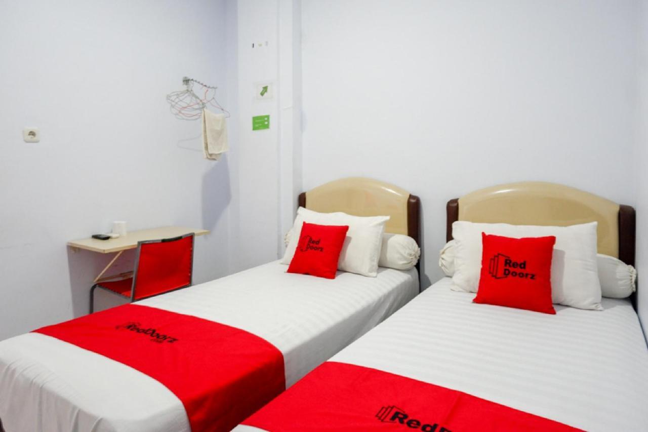 Reddoorz @ Hotel Bravo Pantai Kamali Bau Bau Baubau Buitenkant foto