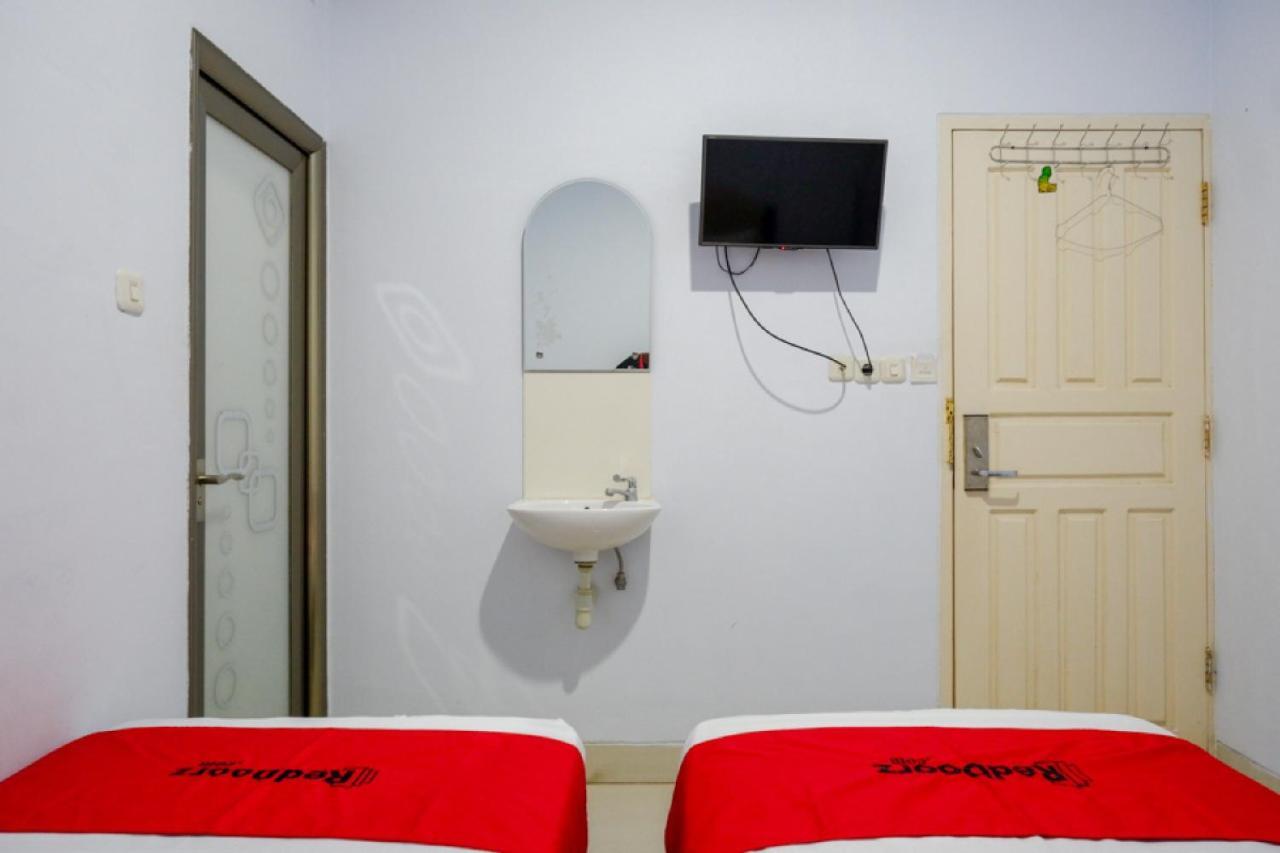 Reddoorz @ Hotel Bravo Pantai Kamali Bau Bau Baubau Buitenkant foto