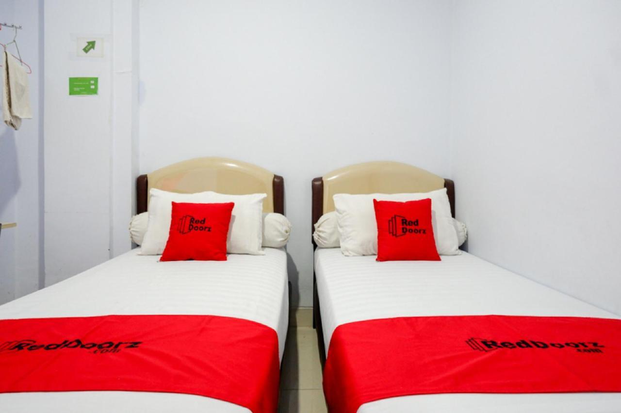 Reddoorz @ Hotel Bravo Pantai Kamali Bau Bau Baubau Buitenkant foto
